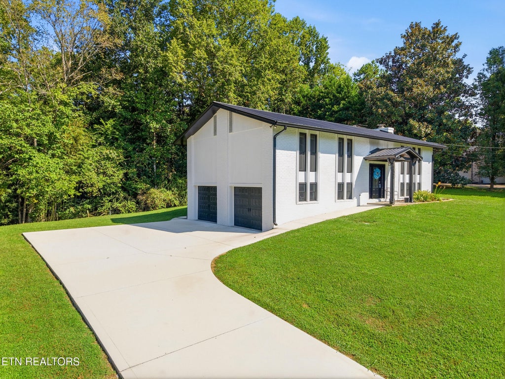 Photo of 1040 Chris Dale Drive, Seymour, TN 37865 (MLS # 1354212)