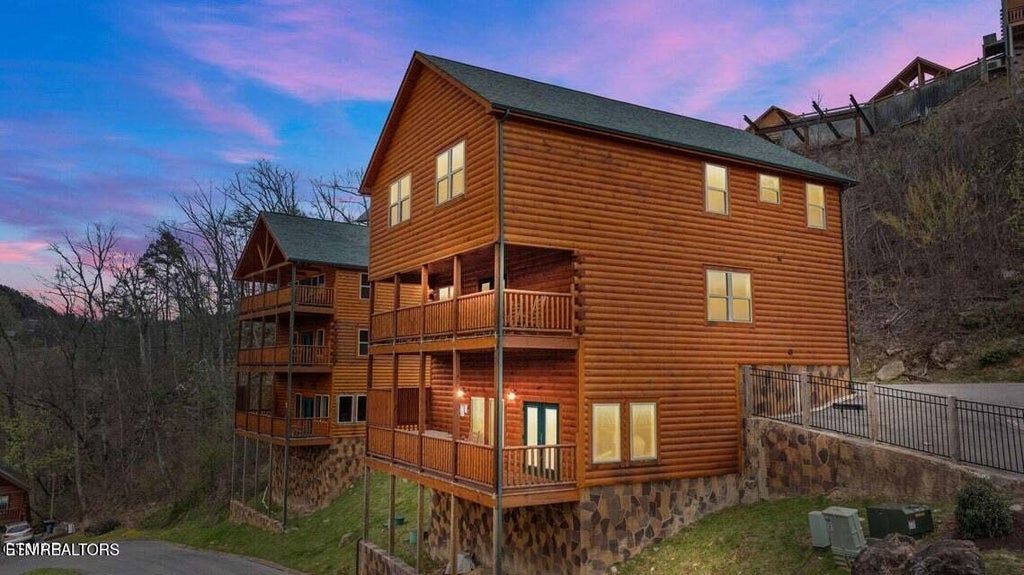 Photo of 1518 Firefly Trail Way, Sevierville, TN 37876 (MLS # 1294843)