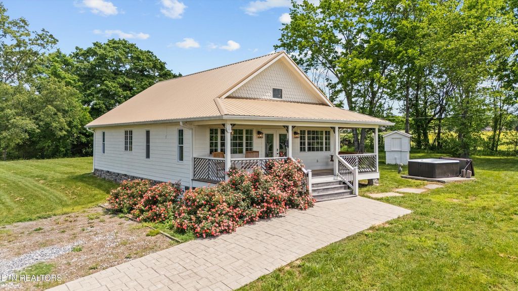 Photo of 2738 indian creek Rd, Dandridge, TN 37725 (MLS # 1299759)