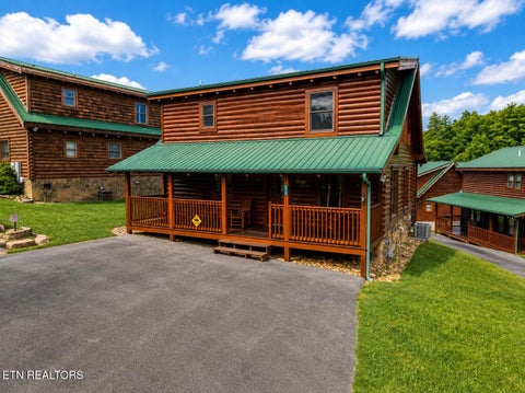 Photo of 612 Cherry Blossom Way, Pigeon Forge, TN 37863 (MLS # 1347231)