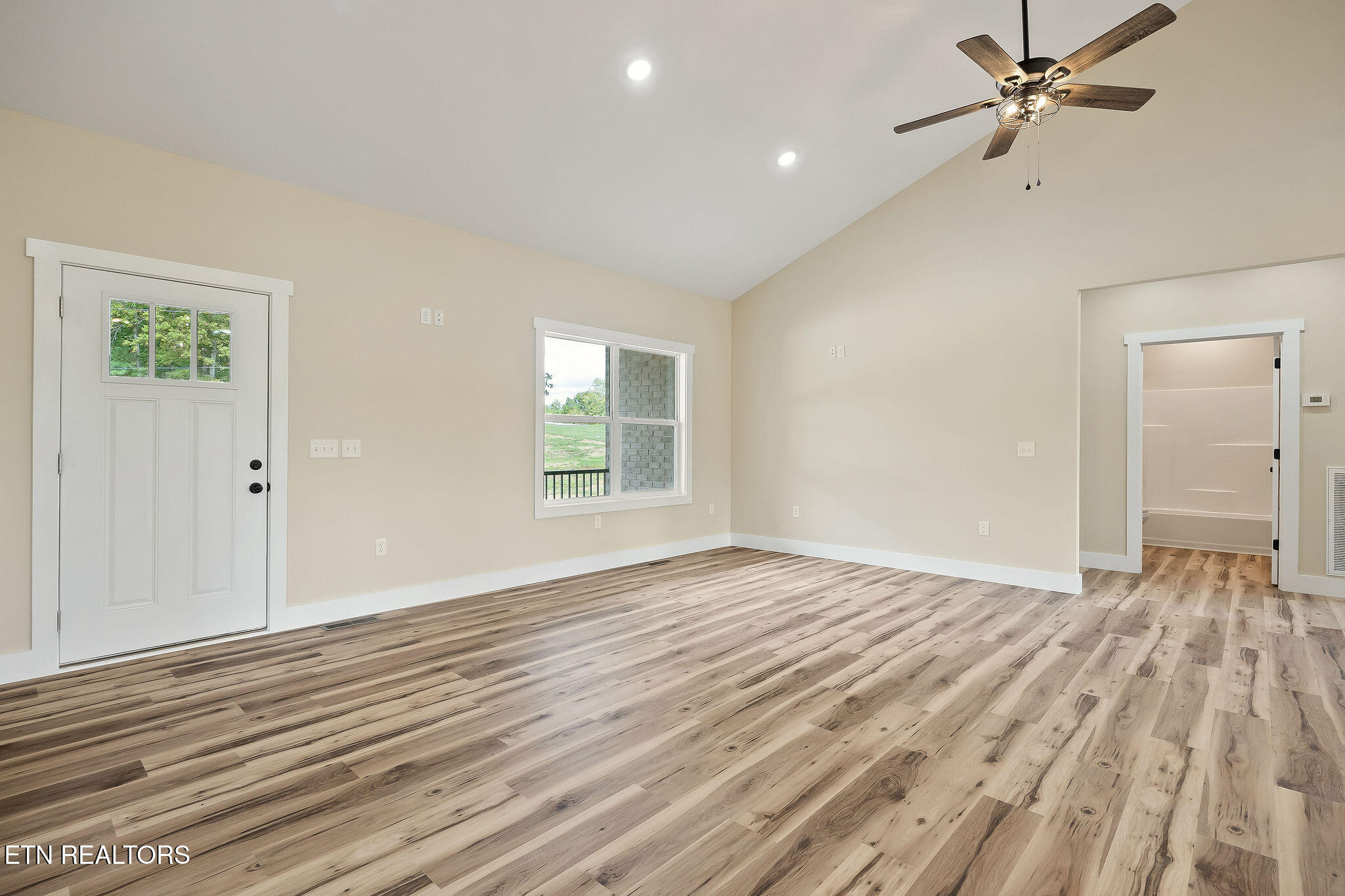 6544 Thomas Twin Oak Rd