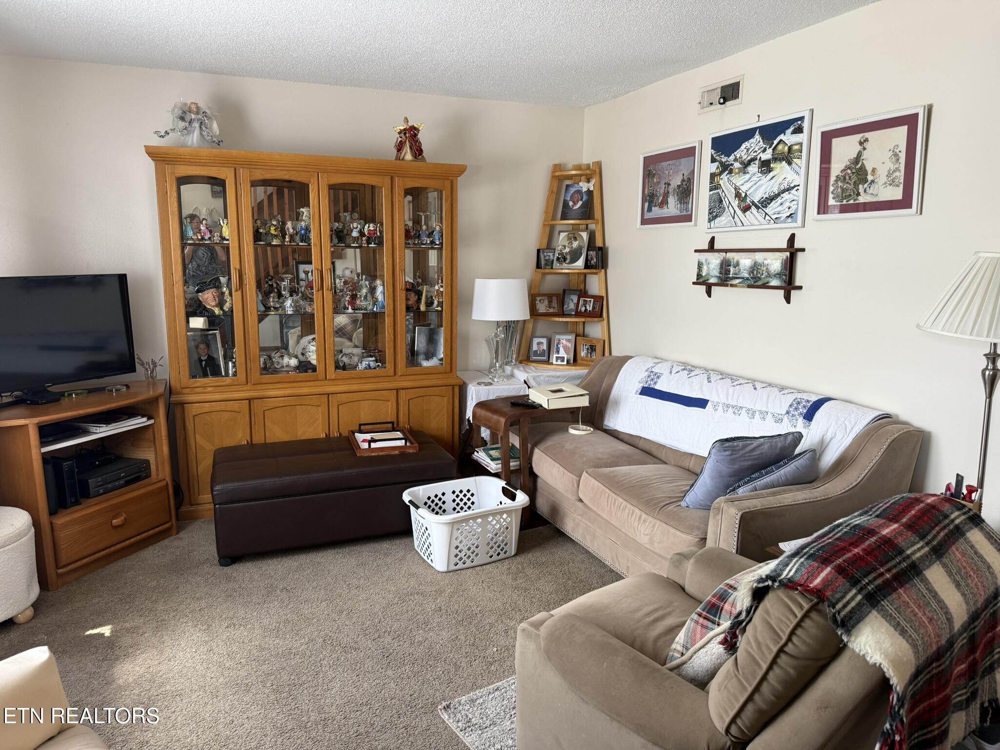 1818 Meadowland Lane