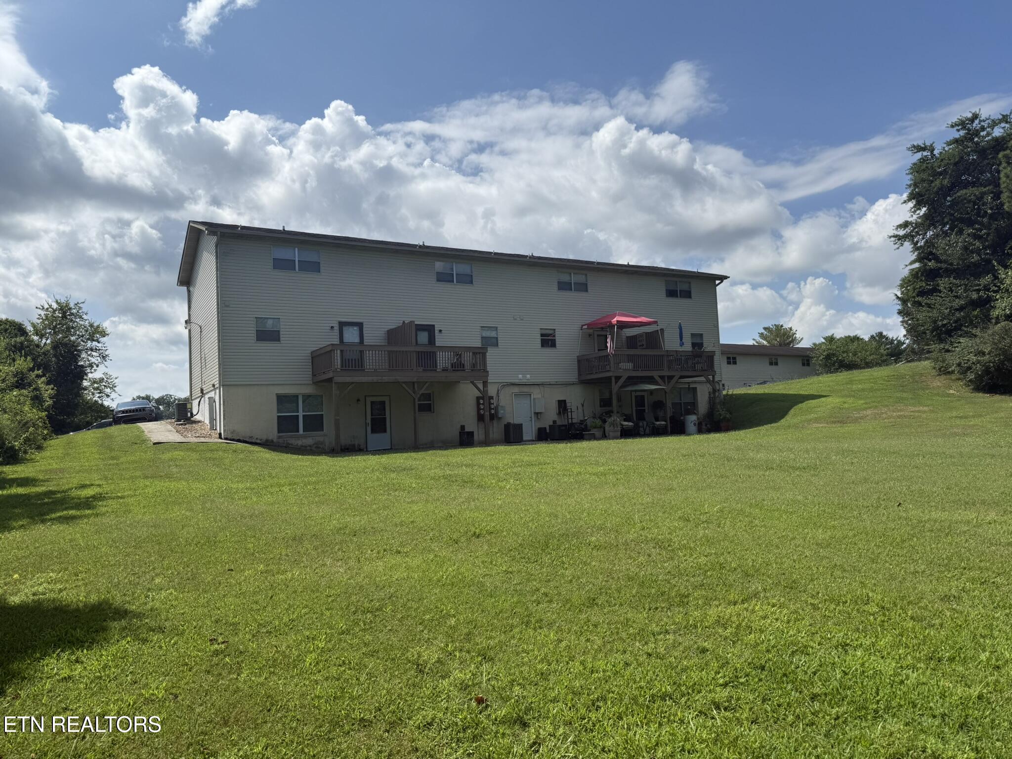 1818 Meadowland Lane
