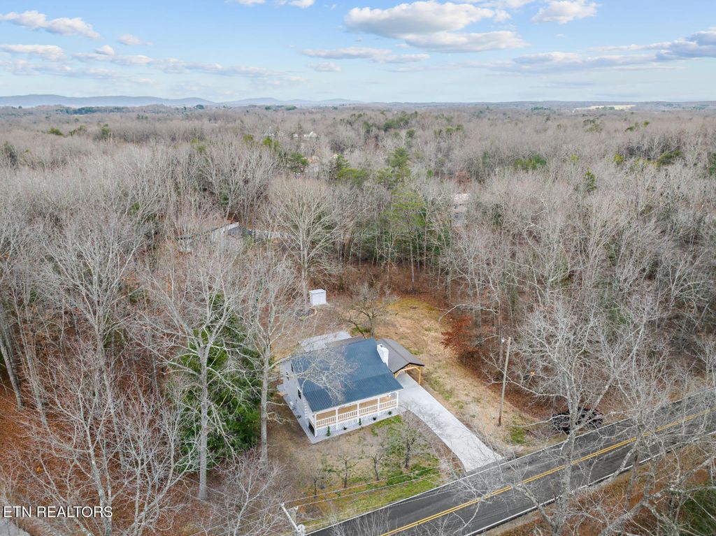 Photo of 1008 Natchez Trce, Crossville, TN 38572 (MLS # 1331574)