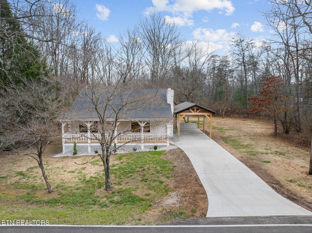 Photo of 1008 Natchez Trce, Crossville, TN 38572 (MLS # 1331574)