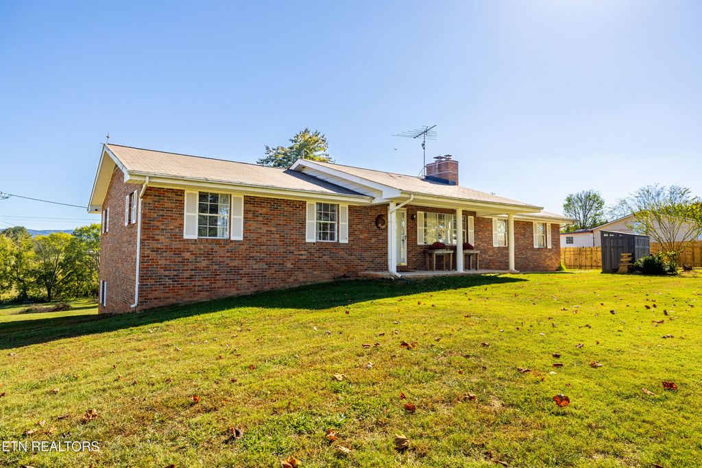 Photo of 3432 Sevierville Rd, Maryville, TN 37804 (MLS # 1318829)
