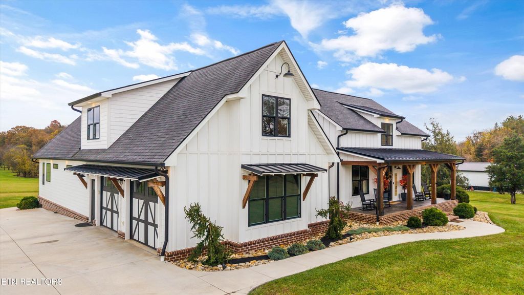 Photo of 1419 Graves Rd, Strawberry Plains, TN 37871 (MLS # 1322020)