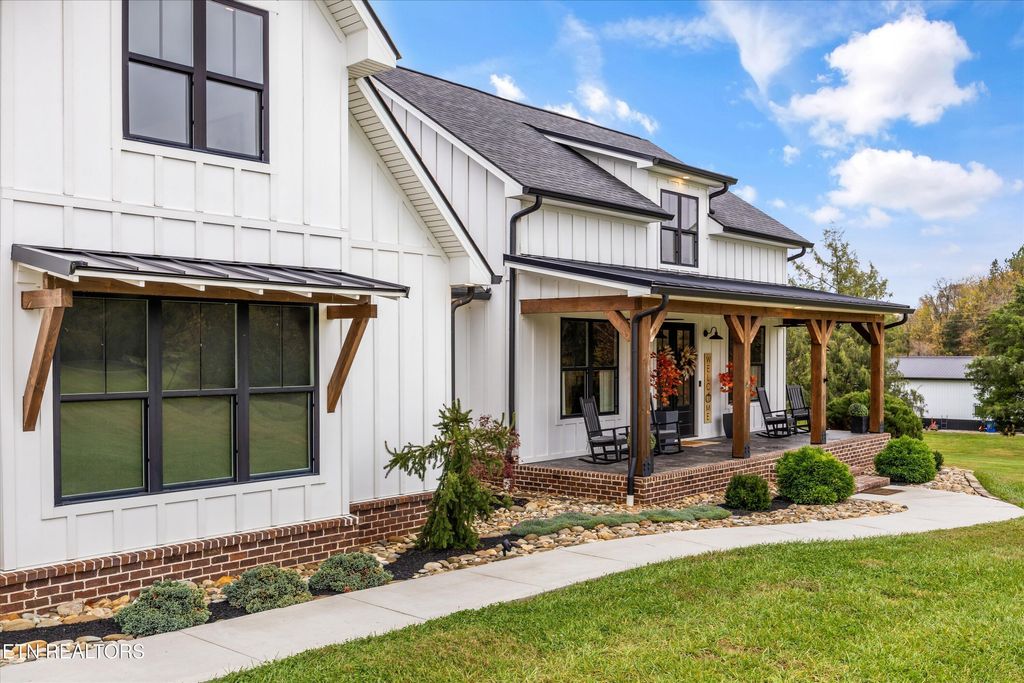 Photo of 1419 Graves Rd, Strawberry Plains, TN 37871 (MLS # 1322020)