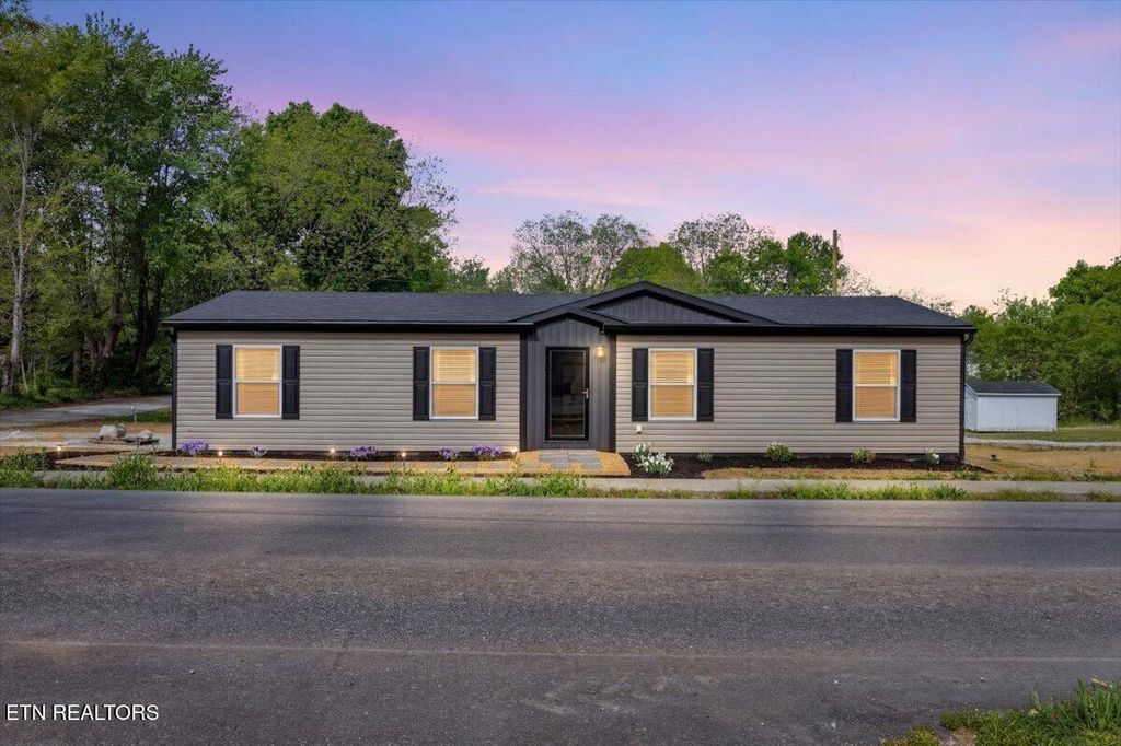 Photo of 9 Hamilton Street, Englewood, TN 37329 (MLS # 1336884)