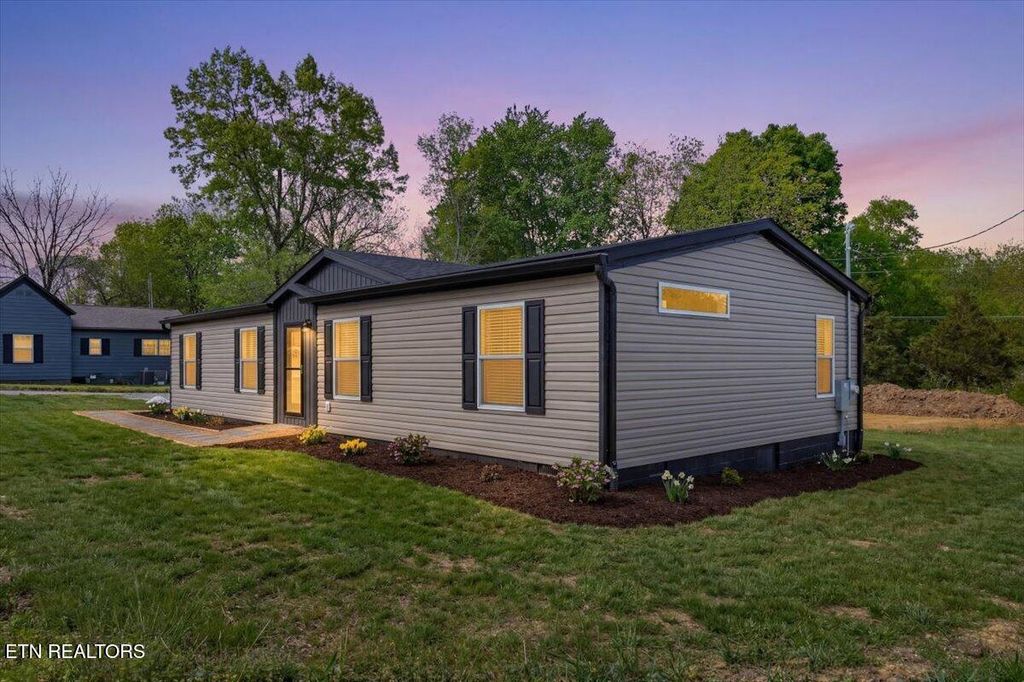 Photo of 9 Hamilton Street, Englewood, TN 37329 (MLS # 1336884)