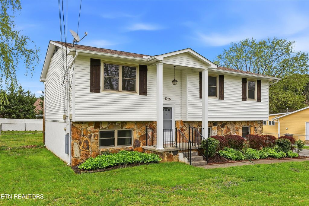 Photo of 1716 Campfire Drive Drive, Knoxville, TN 37931 (MLS # 1334579)