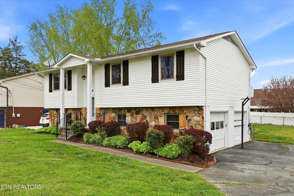 Photo of 1716 Campfire Drive Drive, Knoxville, TN 37931 (MLS # 1334579)