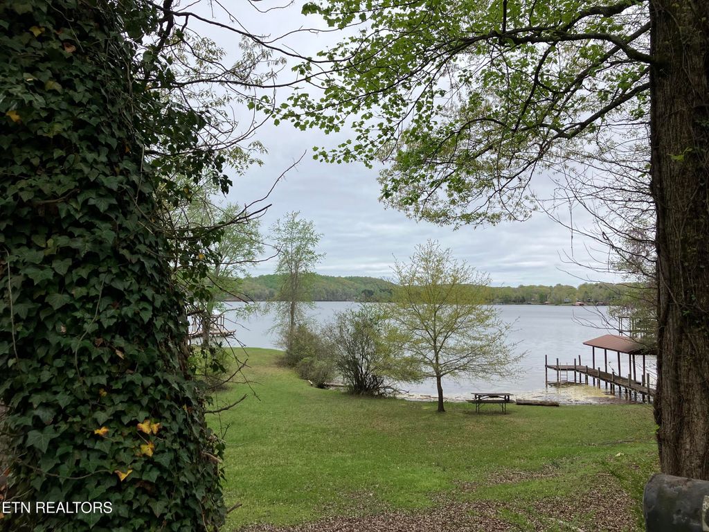 Photo of 11 Eagle Point Drive, Rockwood, TN 37854 (MLS # 1296674)