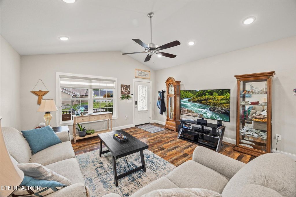 Photo of 60 Sky View Meadow Drive, Crossville, TN 38555 (MLS # 1324113)