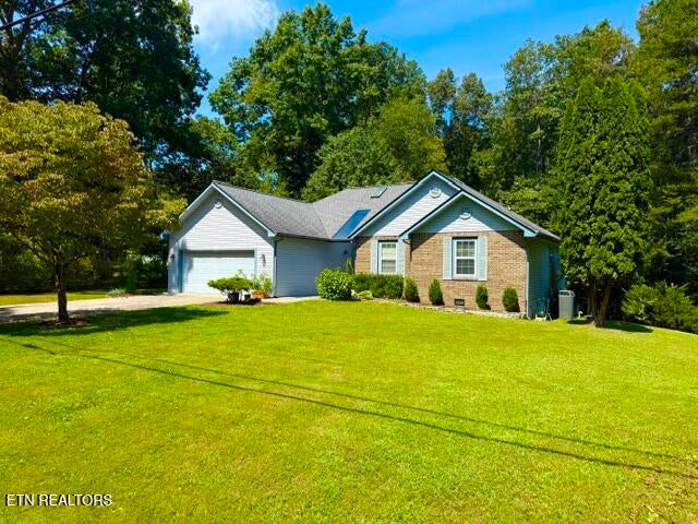 Photo of 103 Dovenshire Drive, Crossville, TN 38558 (MLS # 1353785)