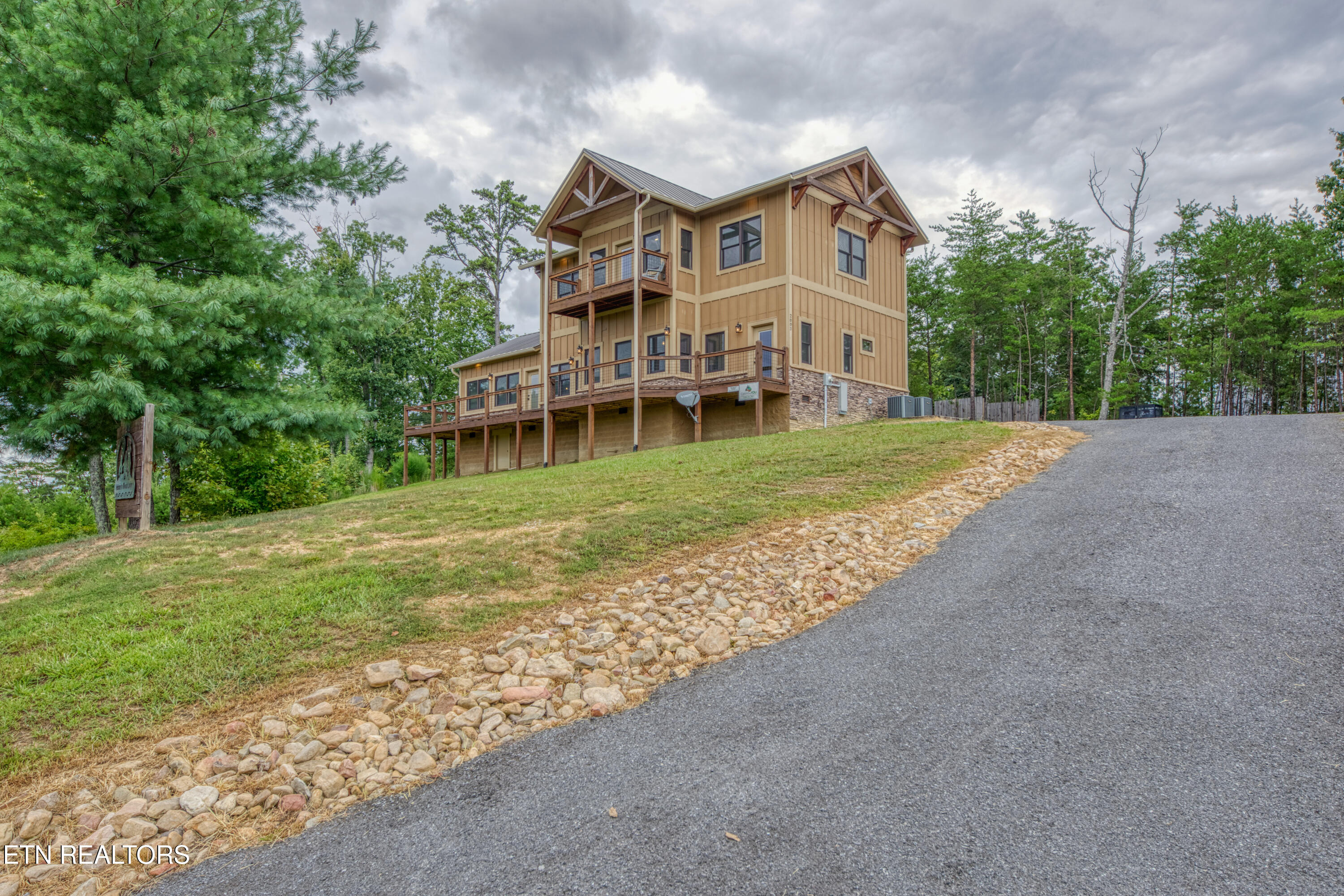 2003 Crown Point Lane