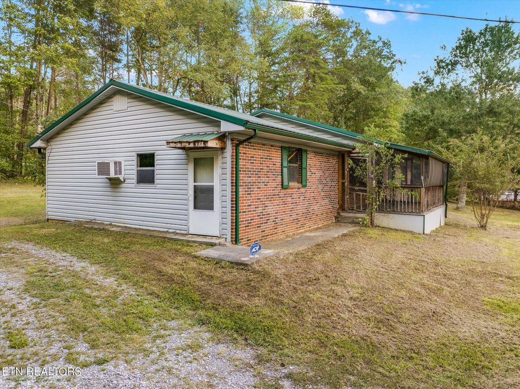 Photo of 206 Watson Trace Trce, Madisonville, TN 37354 (MLS # 1278904)