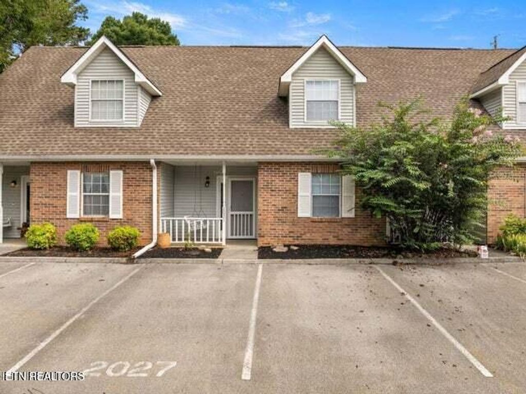 Photo of 2027 Silverbrook Drive, Knoxville, TN 37923 (MLS # 1328186)