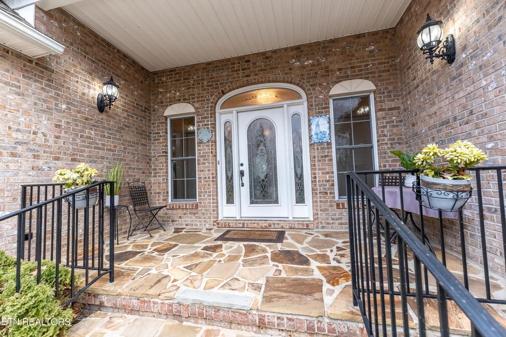 Photo of 31 Oakcrest Court, Crossville, TN 38558 (MLS # 1292179)