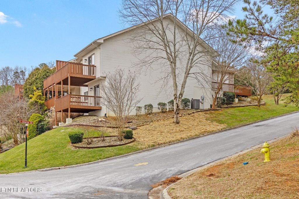 Photo of 501 Cimarron Circle, Loudon, TN 37774 (MLS # 1328256)