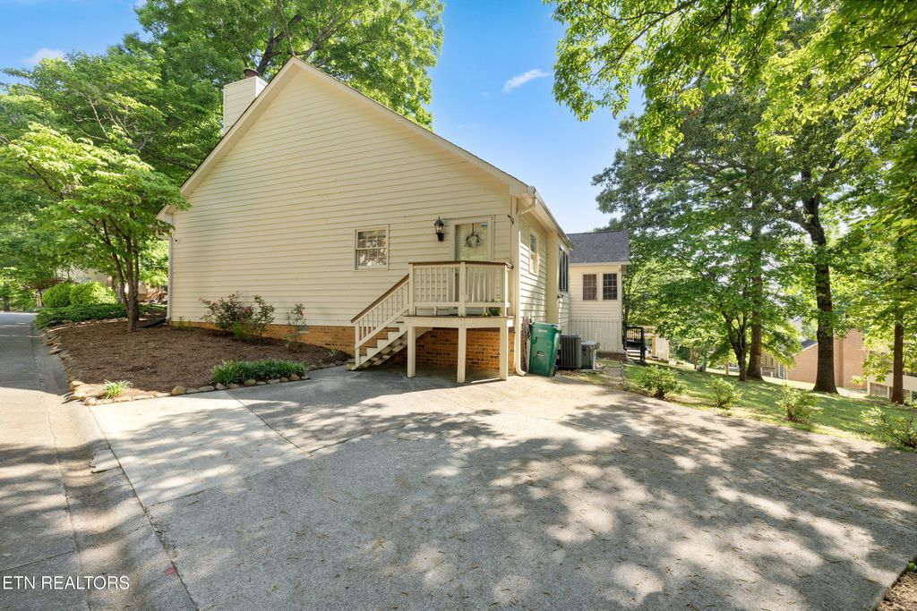 Photo of 1000 Harrogate Drive, Knoxville, TN 37923 (MLS # 1339472)