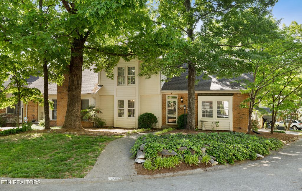 Photo of 1000 Harrogate Drive, Knoxville, TN 37923 (MLS # 1339472)