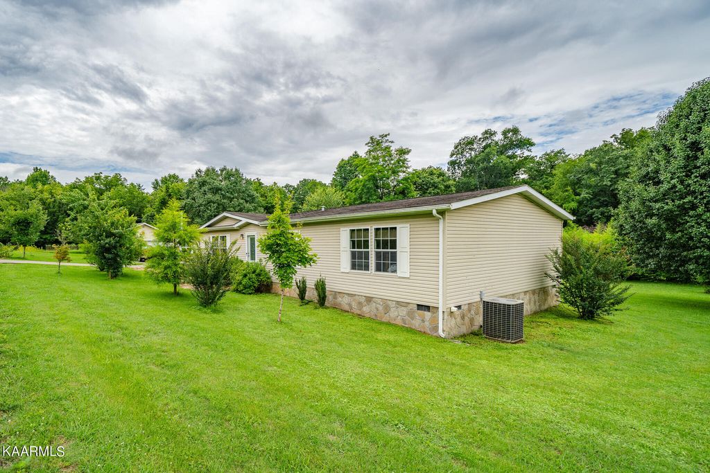 Photo of 1026 Cloyds Church Rd, Greenback, TN 37742 (MLS # 1232526)