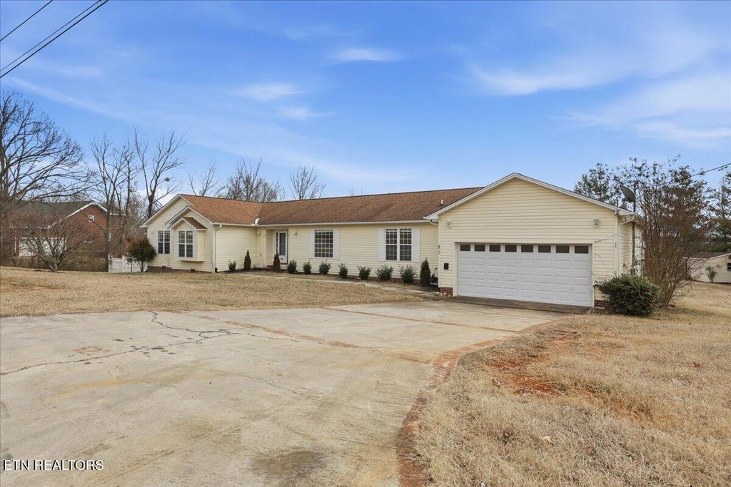 Photo of 622 Briarwood Drive, Dandridge, TN 37725 (MLS # 1327912)