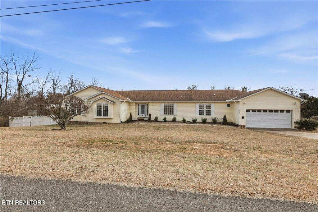 Photo of 622 Briarwood Drive, Dandridge, TN 37725 (MLS # 1327912)