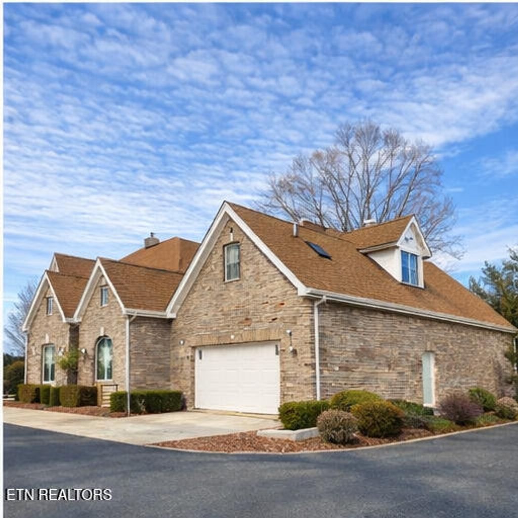 Photo of 300 Lowe Rd, Huntsville, TN 37756 (MLS # 1329095)