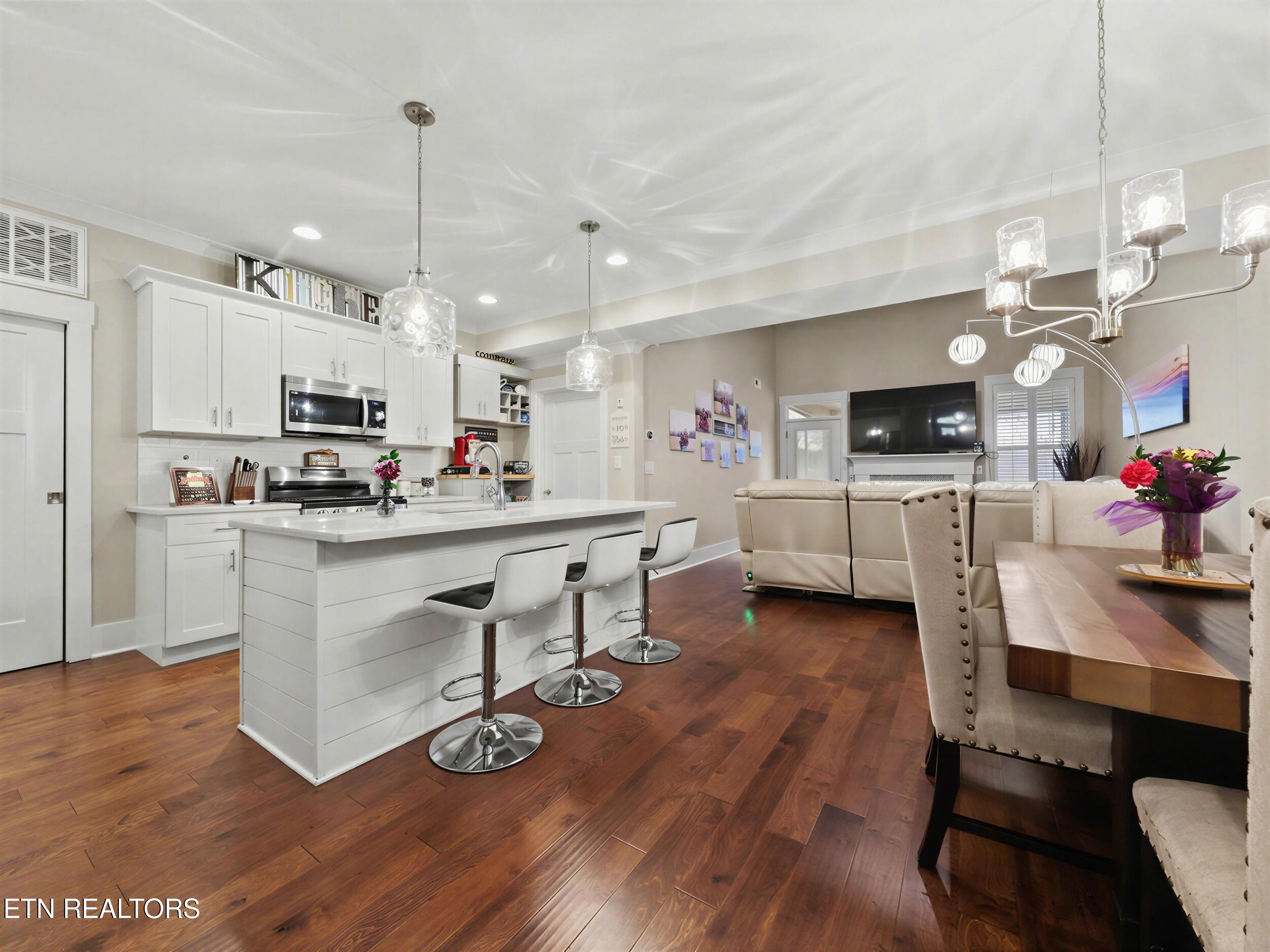 2103 Rose Cottage Way