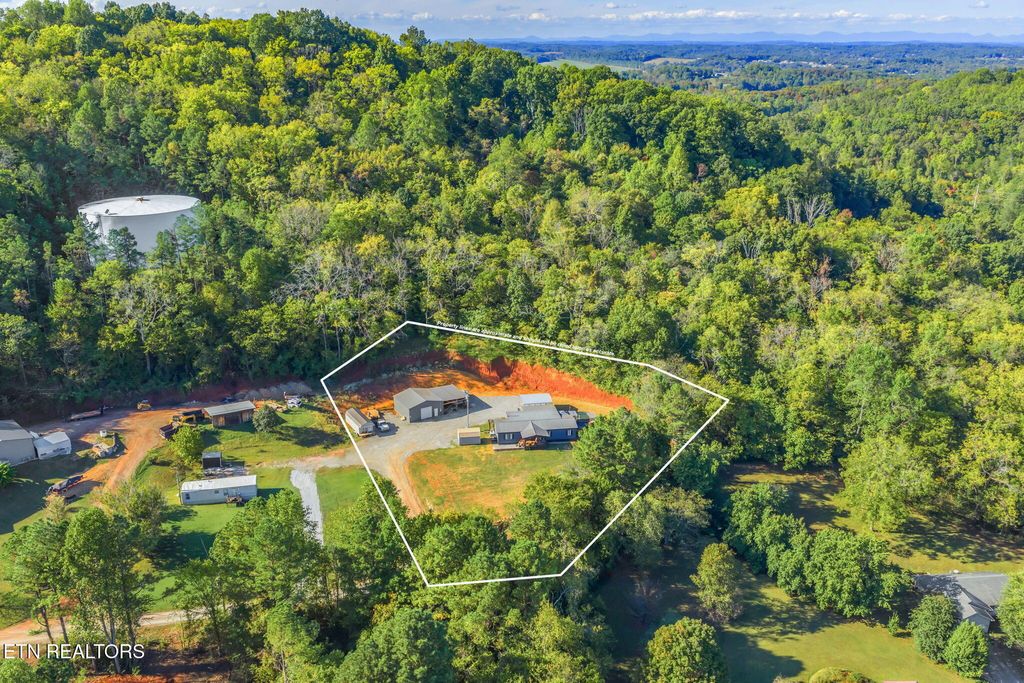 Photo of 526 Lovin Farm Road Rd, Vonore, TN 37885 (MLS # 1318771)