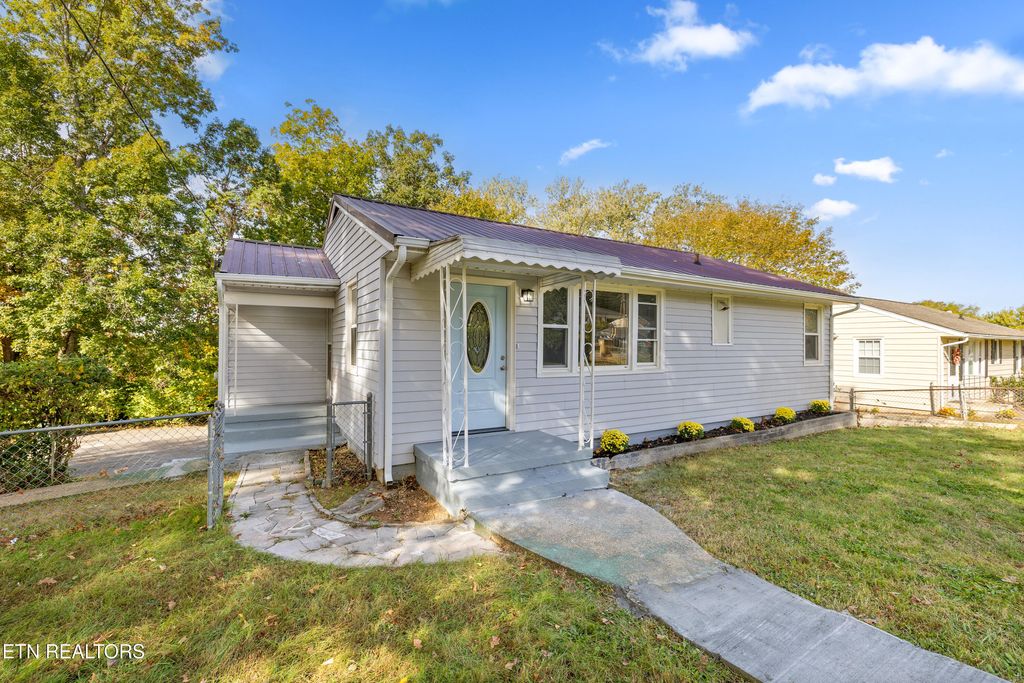 Photo of 2101 Chillicothe St, Knoxville, TN 37921 (MLS # 1319887)