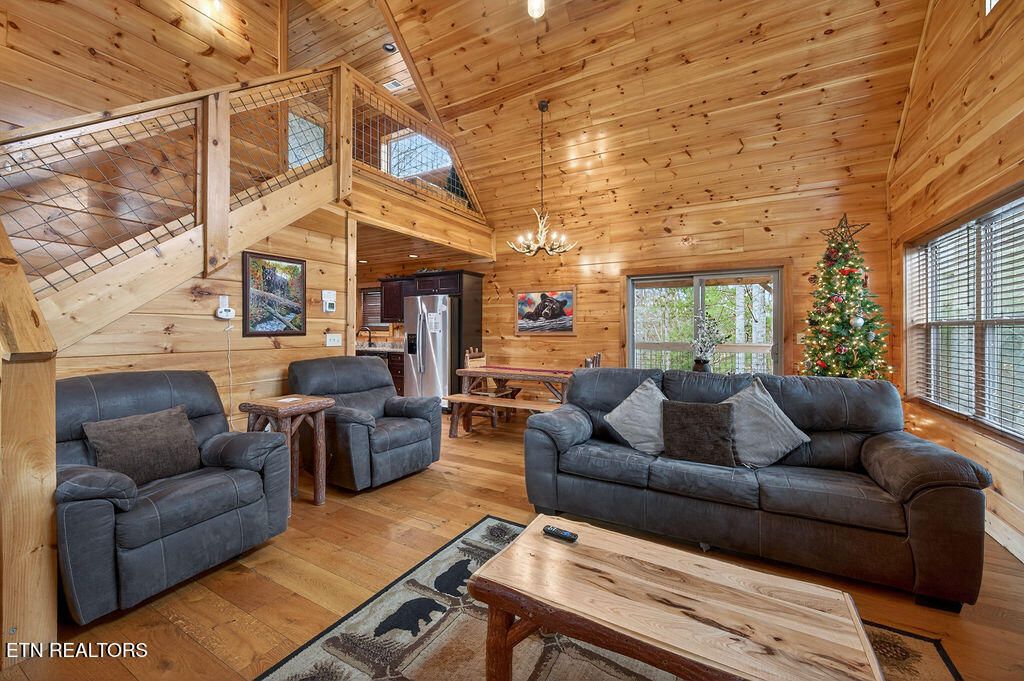 Photo of 407 Potters Ridge Rd, Gatlinburg, TN 37738 (MLS # 1325482)