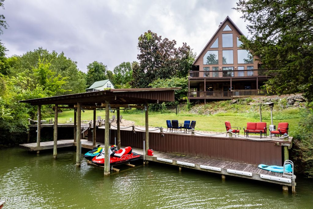 Photo of 3320 Cove Point Drive, Louisville, TN 37777 (MLS # 1234437)