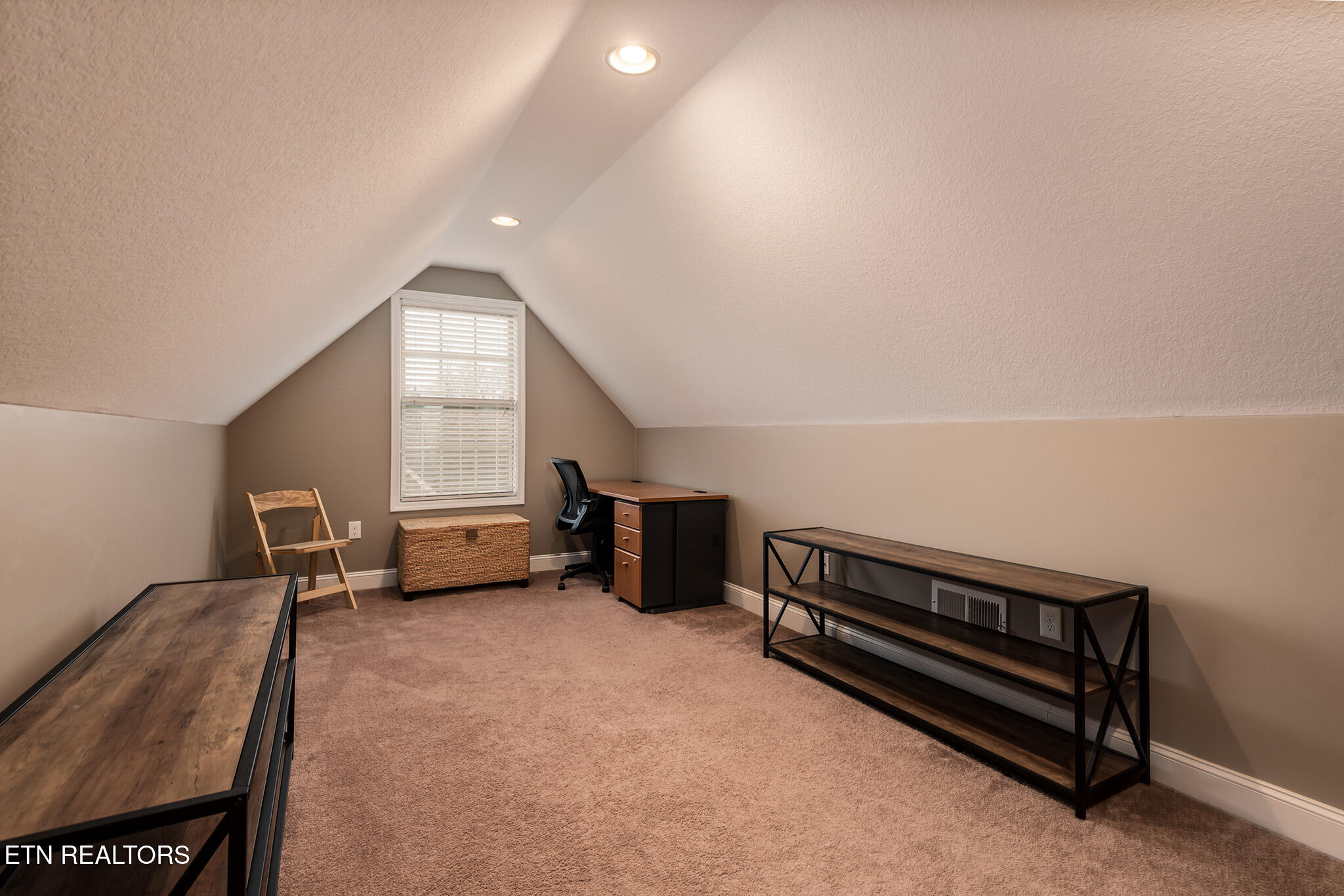 Knoxville, Tennessee 37918, United States, 3 Bedrooms Bedrooms, ,2 BathroomsBathrooms,Residential,Pending,7459