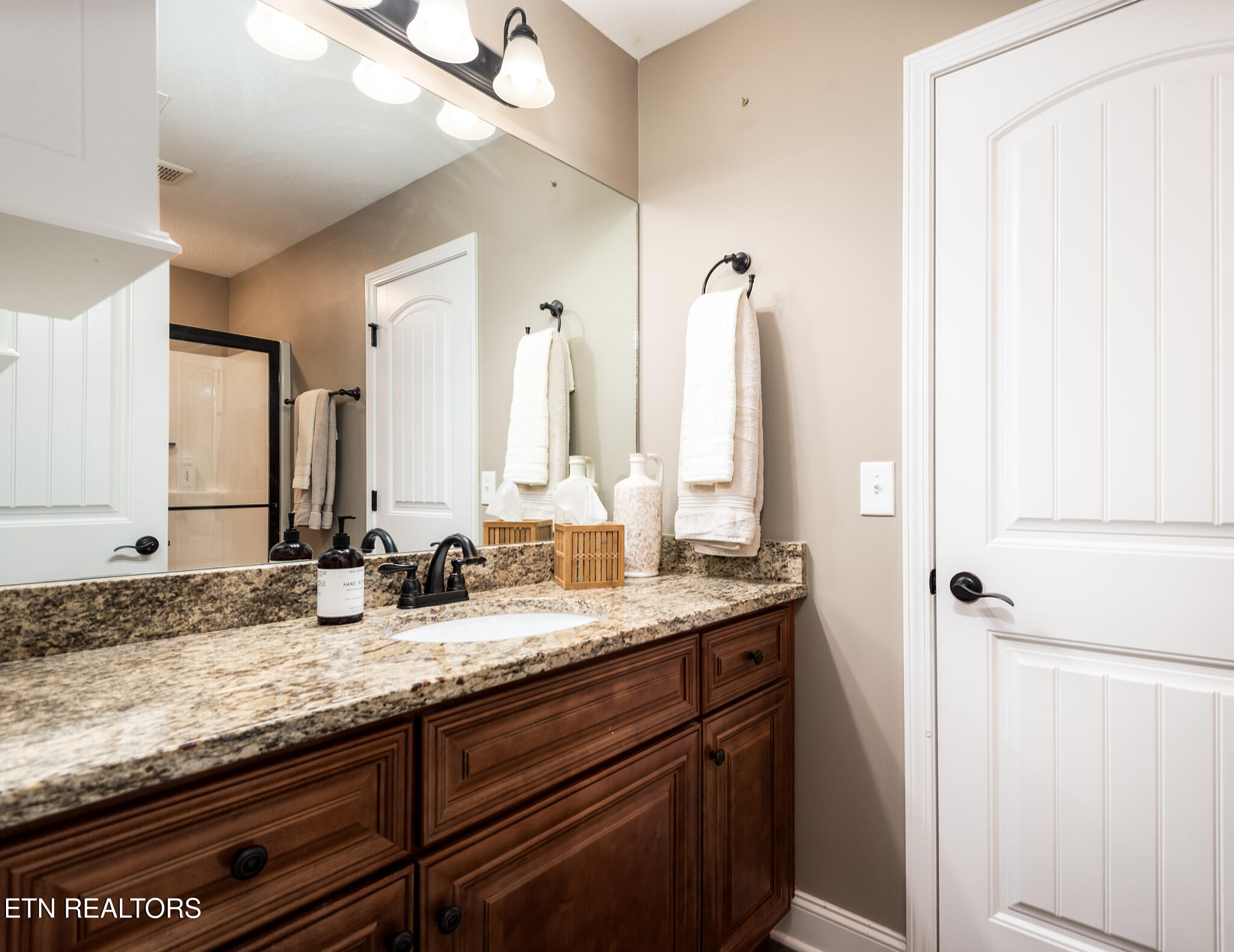 Knoxville, Tennessee 37918, United States, 3 Bedrooms Bedrooms, ,2 BathroomsBathrooms,Residential,Pending,7459