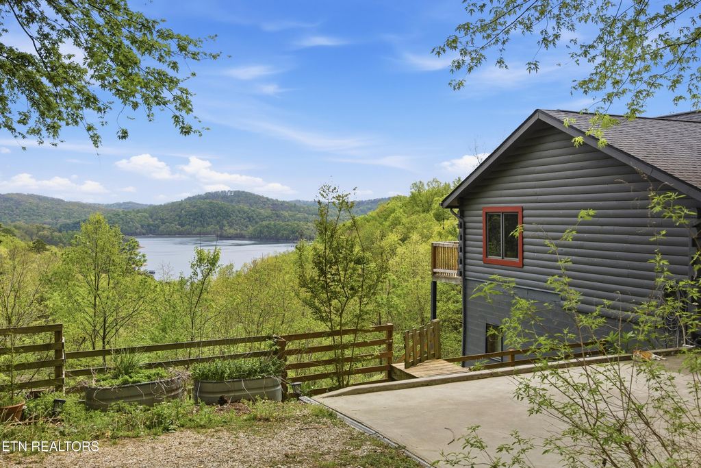 Photo of 699 Lakeview Drive, Sharps Chapel, TN 37866 (MLS # 1338451)