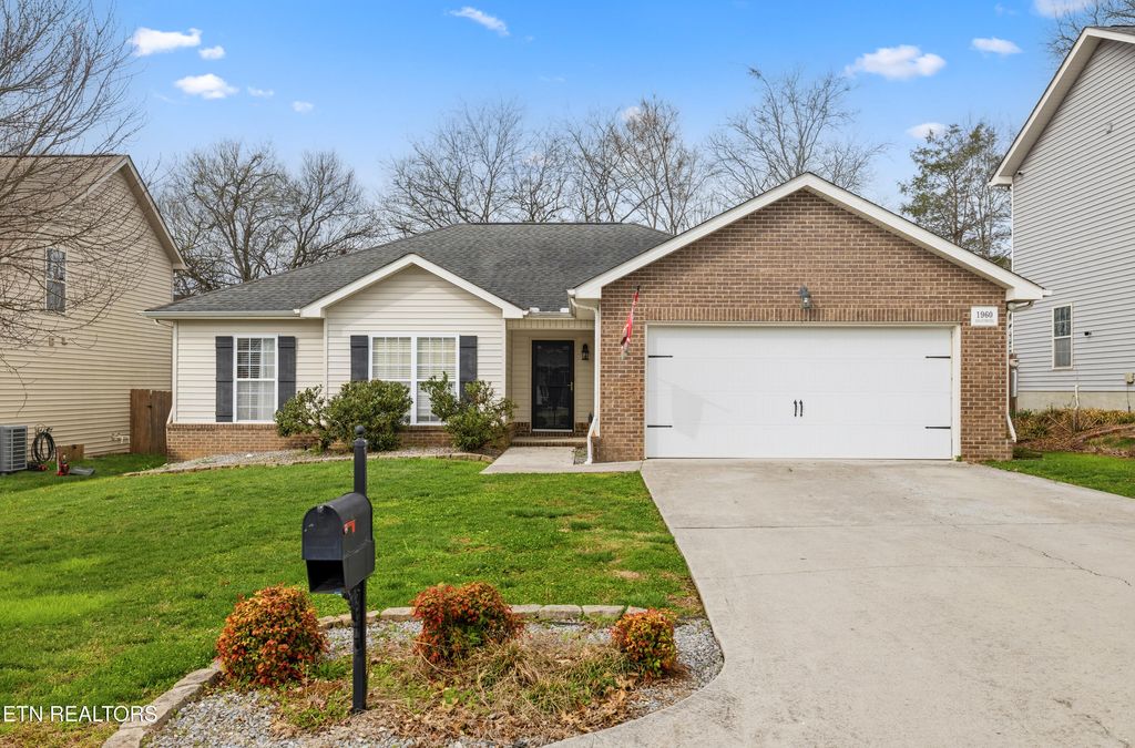 Photo of 1960 Mahogany Wood Tr, Knoxville, TN 37920 (MLS # 1333223)