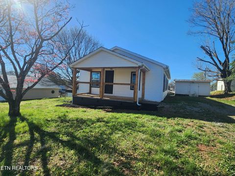 Photo of 509 Childress Ave, Sweetwater, TN 37874 (MLS # 1334584)