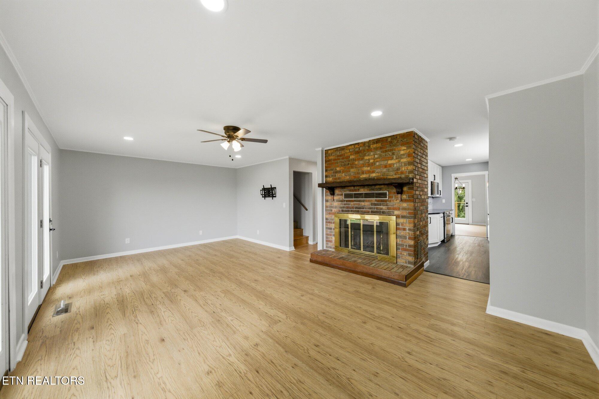 960 Cave Rd