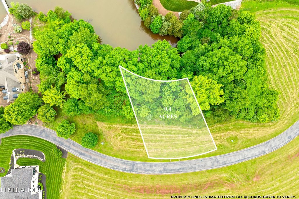 Photo of 201 White Swan Drive, Vonore, TN 37885 (MLS # 1301139)