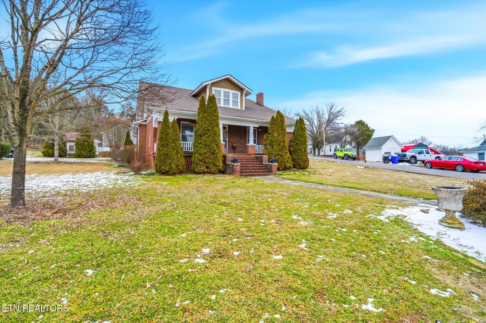 201 W Washington Ave