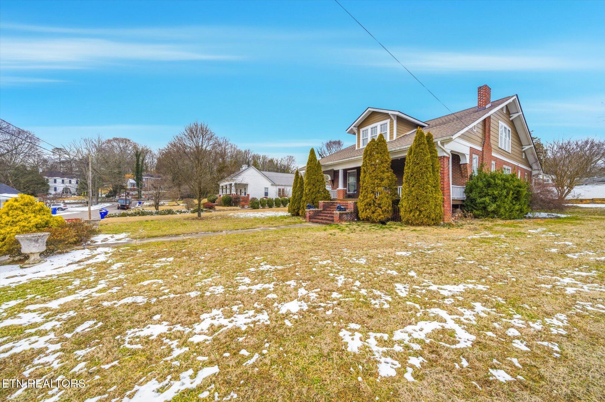 201 W Washington Ave