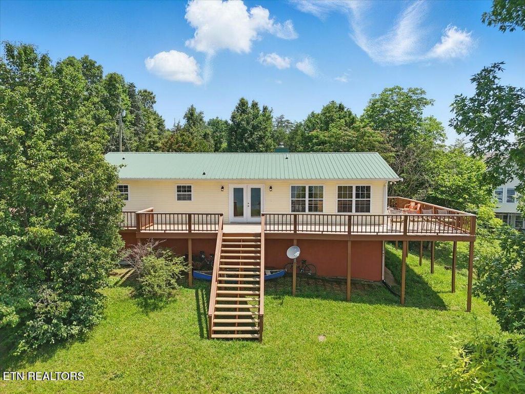 Photo of 1381 Lake Front Drive, Dandridge, TN 37725 (MLS # 1337644)