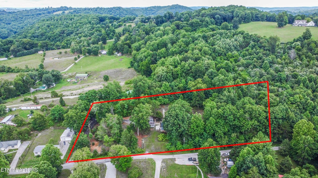 Photo of 285 Vanover Lane, Jacksboro, TN 37757 (MLS # 1345704)