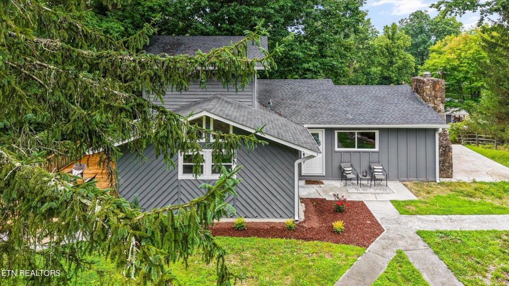 Photo of 285 Vanover Lane, Jacksboro, TN 37757 (MLS # 1345704)