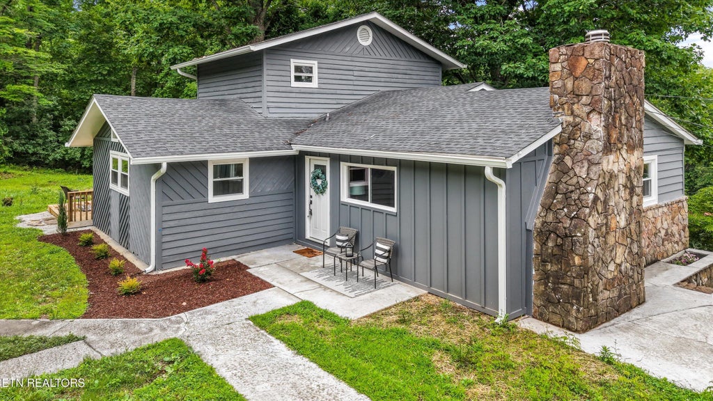 Photo of 285 Vanover Lane, Jacksboro, TN 37757 (MLS # 1345704)