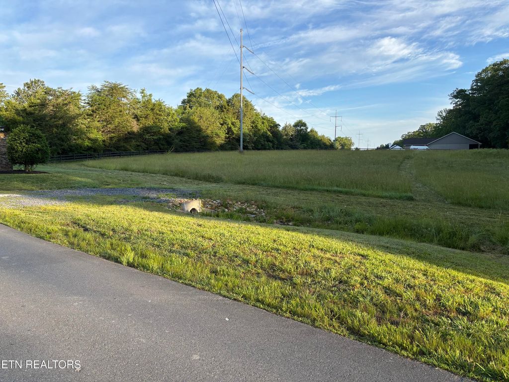 Photo of 5 Deerwood Drive, Dandridge, TN 37725 (MLS # 1251772)