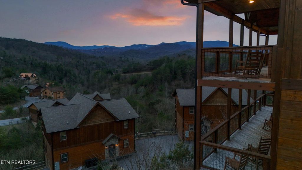 Photo of 4608 Dreamland Way, Sevierville, TN 37876 (MLS # 1331944)